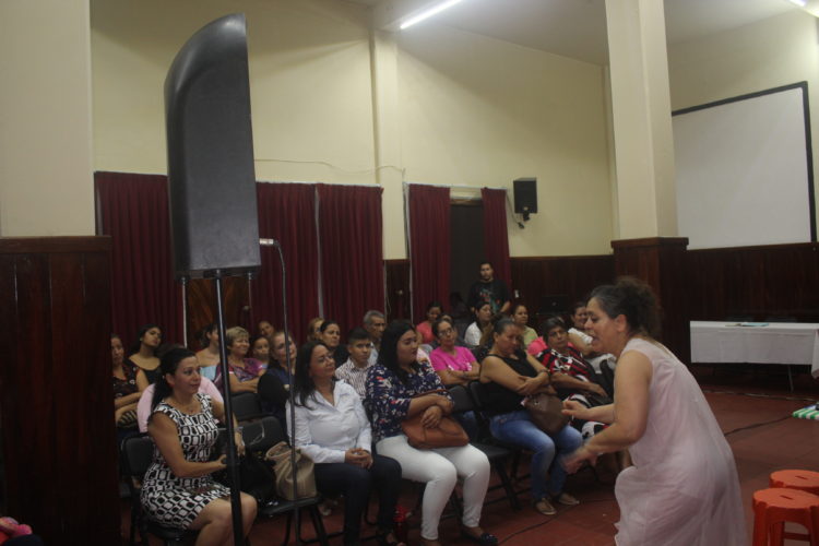 “Mujer Sola”, monólogo presentado por “Mueca”