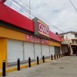 Cerradas tiendas Oxxo
