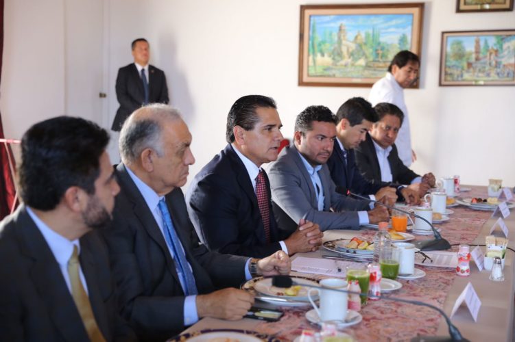 Fortalece Gobernador trabajo conjunto con munícipes
