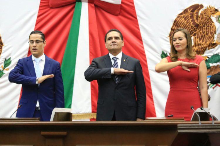 Asiste Gobernador a instalación del Tercer Año de la LXXIII Legislatura