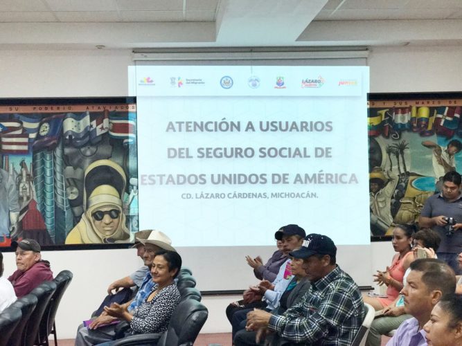 Semigrante y Embajada capacitan a migrantes michoacanos sobre pensión de EU