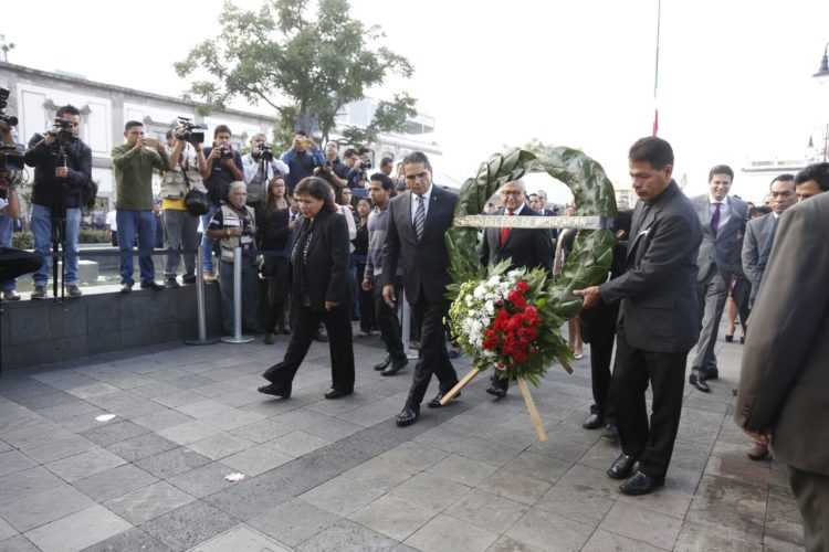 Conmemoran Gobernador y familiares a víctimas del 15-S