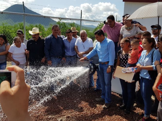César Chávez entregó obras por 15 mdp