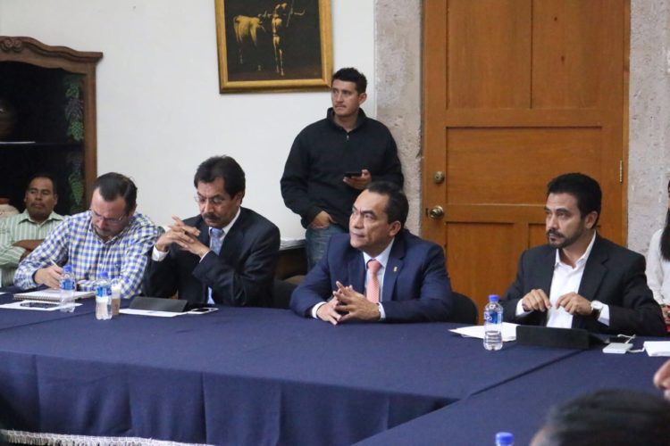 Atiende Gobierno del Estado a integrantes del Consejo Indígena de Michoacán