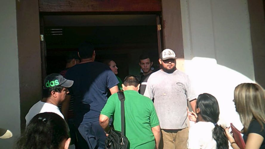 Fallida toma de Rentas, en Apatzingán; contribuyentes se imponen a maestros democráticos