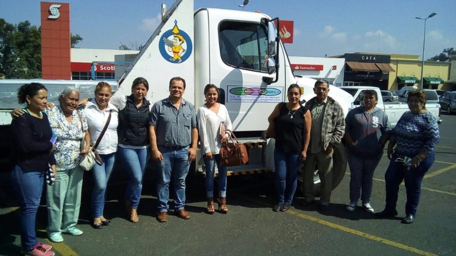 Fundación “Sólo por Ayudar” entrega paquetes de lámina galvanizada a bajo costo