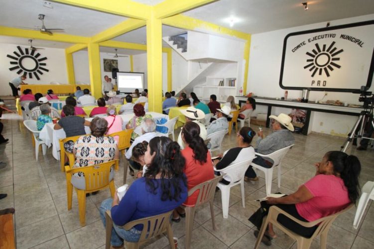 Imparten taller a militantes del PRD