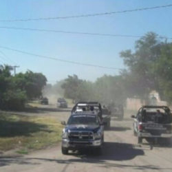 Reportan enfrentamiento entre policía y grupo armado, en Apatzingán