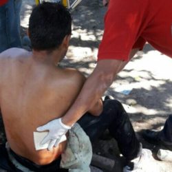 Pelea termina en balazos y navajazos; dos heridos
