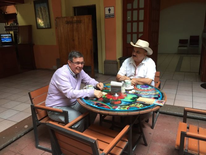 ¡Bomba! Se reúnen Genaro y Nao Ponce en céntrico restaurant