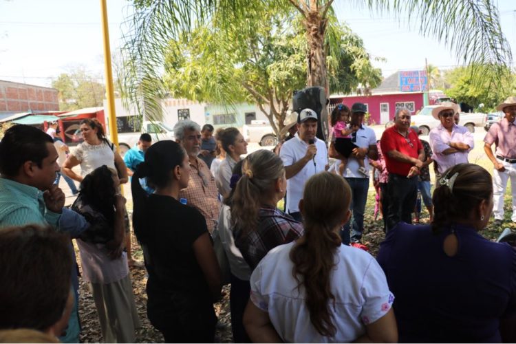Activa alcalde pozo de agua potable en beneficio de 800 personas de El Pino