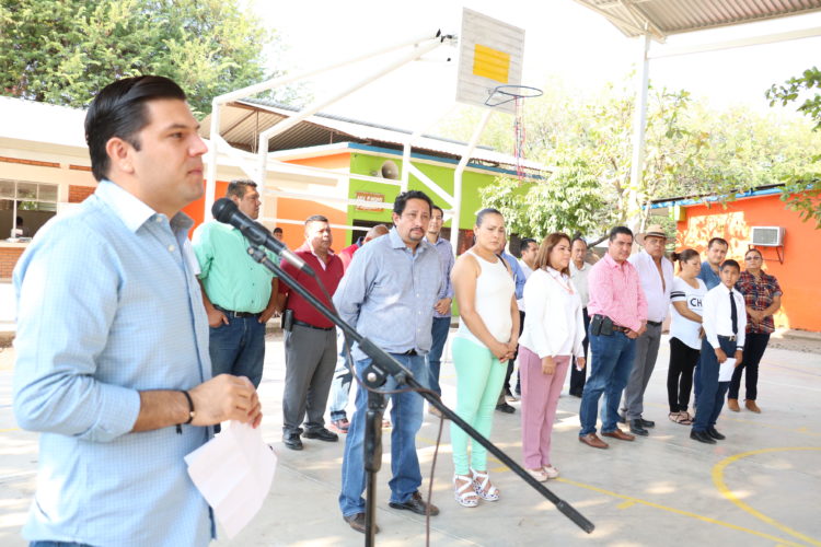 Arranca obra en la primaria de San Juan de los Plátanos