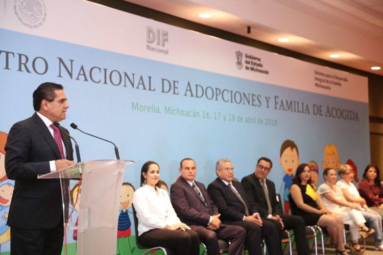 Inaugura Gobernador Encuentro Nacional de Adopciones y Familia de Acogida