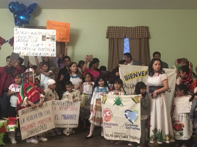 Adultos mayores de Santa Fe de la Laguna se reencuentran con sus familias en Carolina del Norte