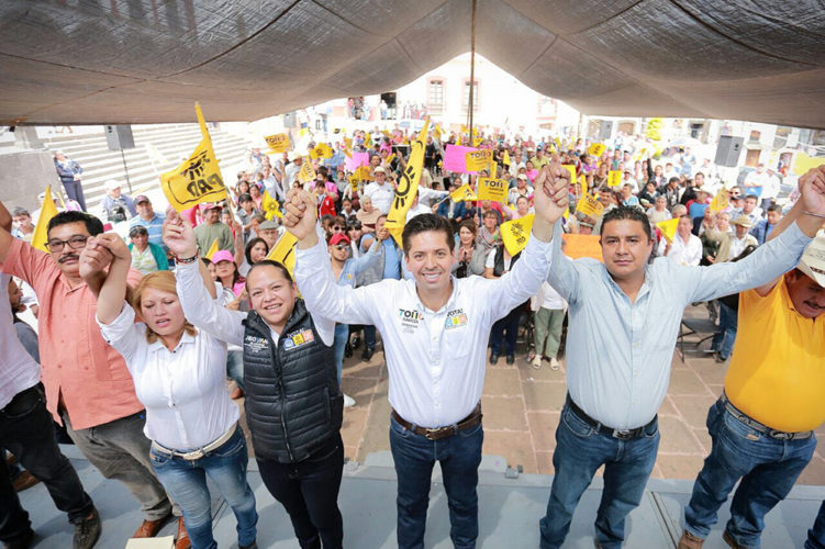 Detalla AGC su propuesta en busca del Senado de la República