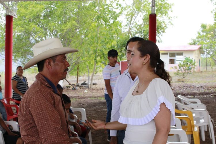 Campesinos refrendan su apoyo a Lupita Hernández