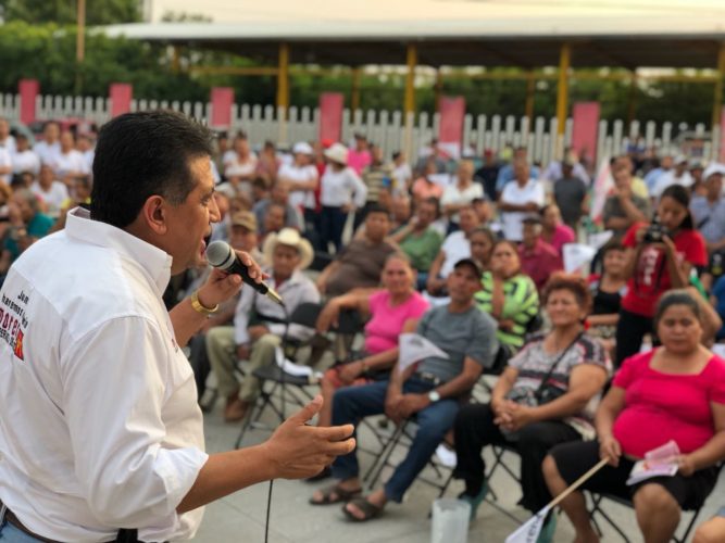 Empleo y seguridad son harto indispensables en Apatzingán: JLCL