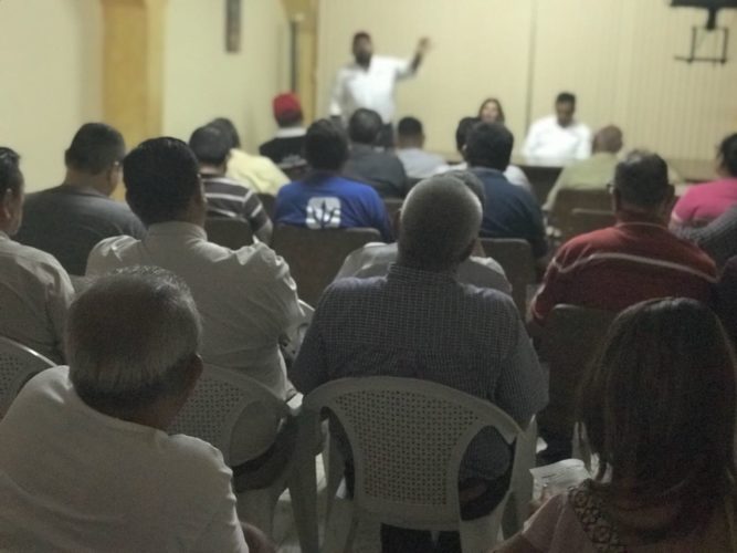 Paco Huacus, presenta a comerciantes y empresarios su propuesta legislativa