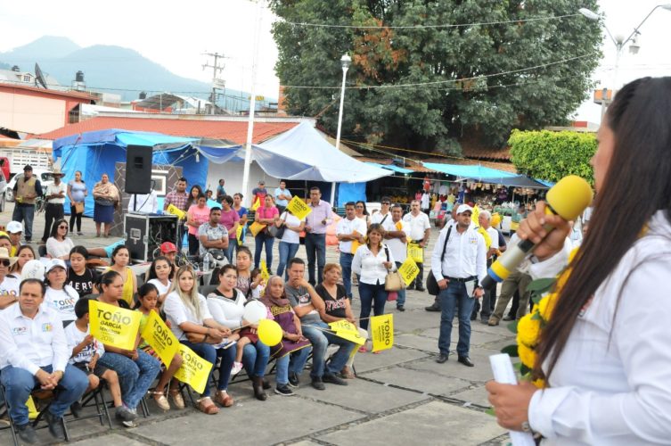 Líderes sindicales apoyan a Verónica Castellanos