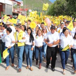 Abarrota plaza de Antúnez Aurea en cierre de campaña