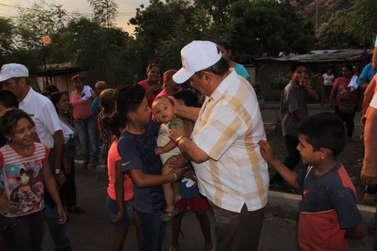 Condena Genaro Guízar cortes de agua a familias pobres