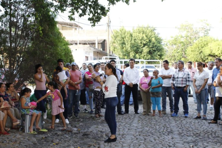 Lupita Hernández compromete clínica ambulatoria en antiguo hospital