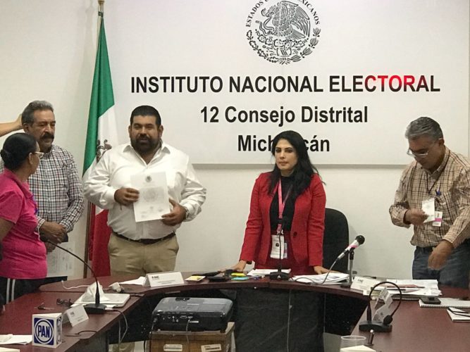 Oficializa INE triunfo de Paco Huacús