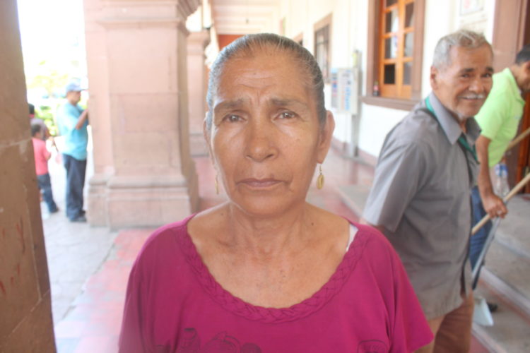 Despedidos del municipio acusan "revanchismo político"; adelgazamiento de nómina, dice el secretario del Ayuntamiento