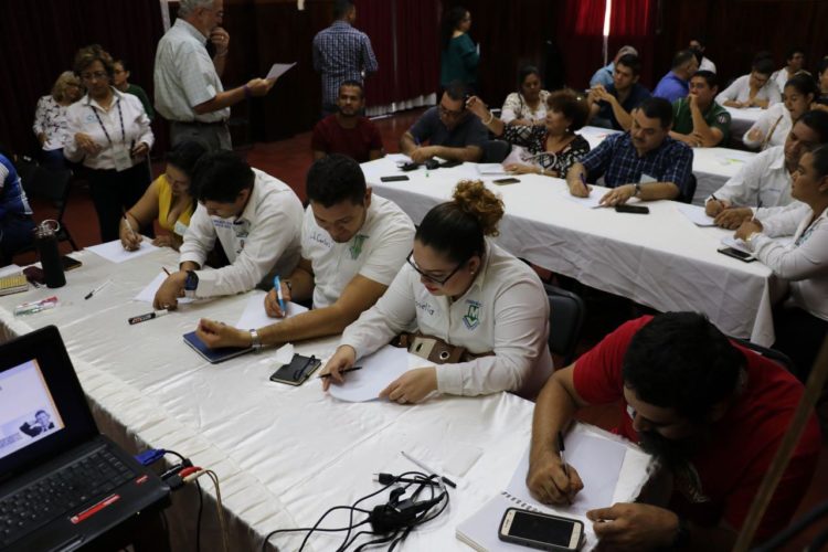 En el ocaso, gobierno municipal inicia cursos de capacitación a comerciantes apatzinguenses