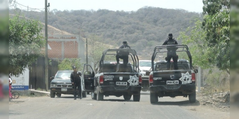 Balacera entre grupos armados y Policía Michoacán, en Nueva Italia