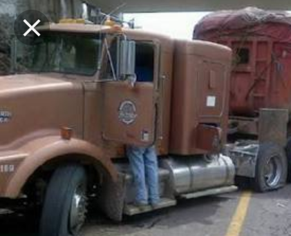 Delincuentes bloquearon accesos carreteros a unidades de la Marina