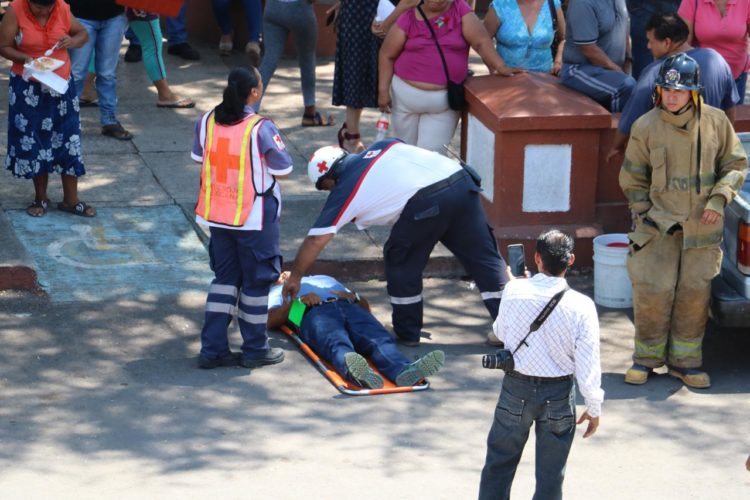 Autoridades de Apatzingán realizan simulacro de sismo