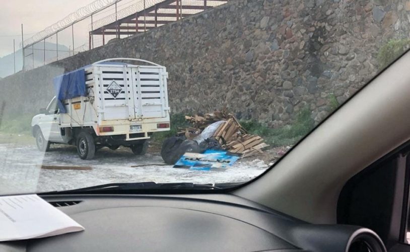 Sorprenden a comerciante creando basurero en ex Cereso