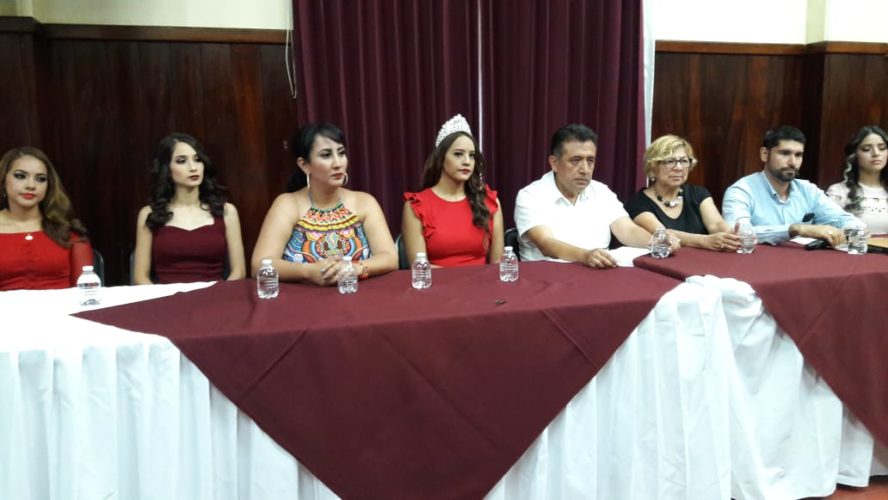 Presentan a cuatro candidatas al trono octubrino