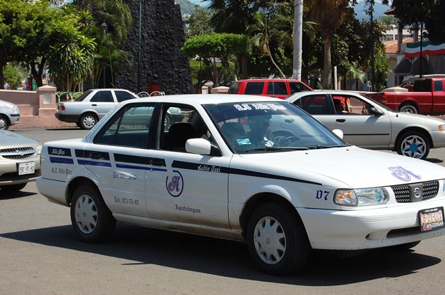 Fijan transportistas tarifa a recinto ferial