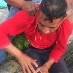 clientes detienen a ladrón, en Apatzingán