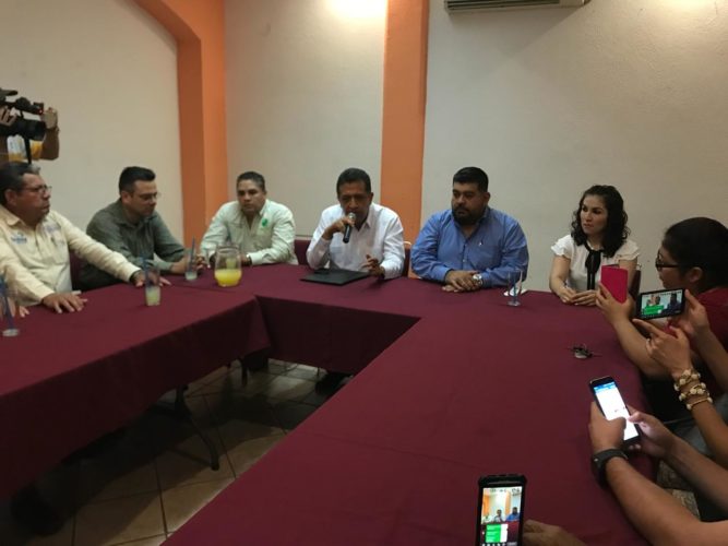 Exhorta José Luis Cruz a integrantes del “20 de Noviembre” a liberar el palacio