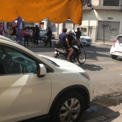 El asaltante solitario atracó una da farmacia en el centro de Apatzingán