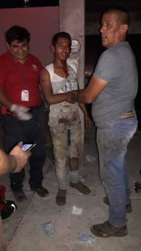 Ebrio motociclista choca en la parte trasera de un vehículo de carga