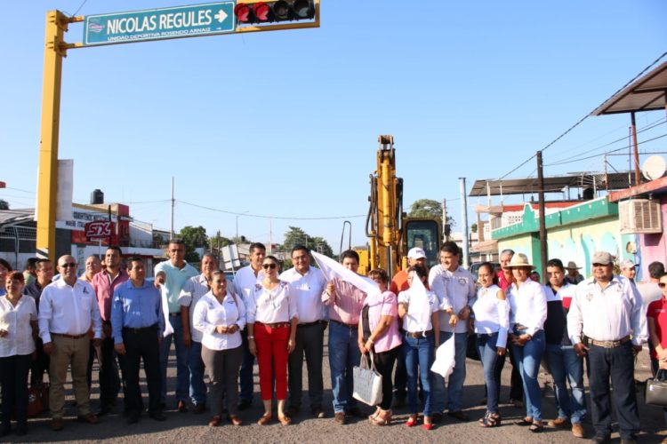 Raymundo Arreola da continuidad a la remodelación de la avenida Lázaro Cárdenas de Nueva Italida