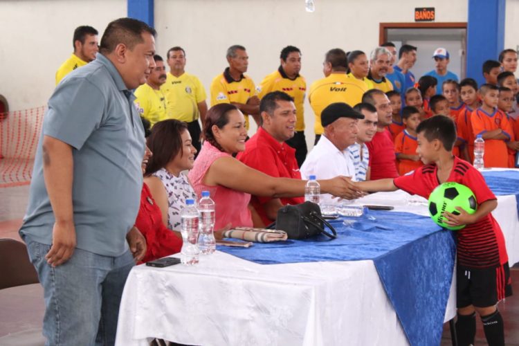 Inició en Múgica el torneo de fútbol de fuerzas básicas 2018-2019
