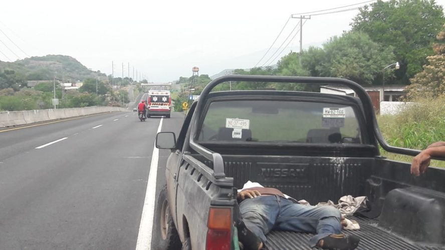 Accidente deja limonero muerto