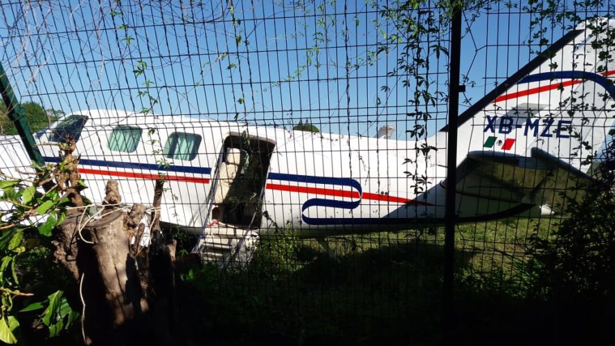 Se despista avión en el aeropuerto de LC, Michoacán