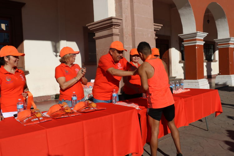 Ganadores de Carrera Naranja llaman a evitar violencia para la mujer
