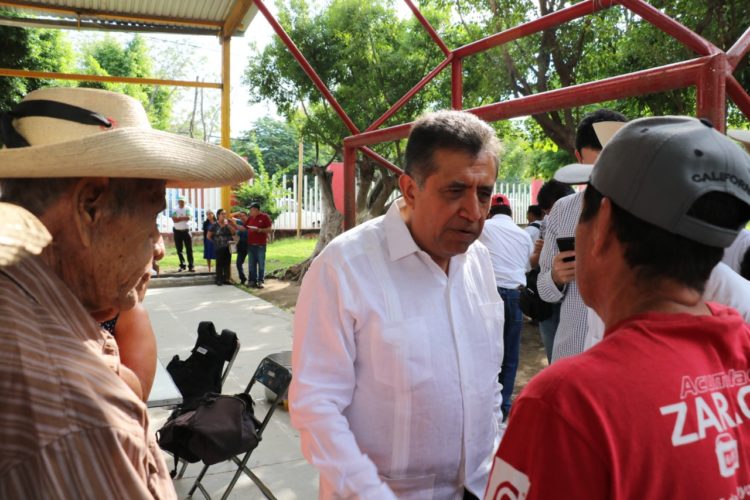 Gestiona JLCL 200 mdp para obras, en Apatzingán