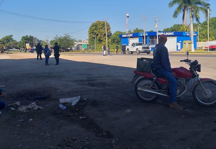 Bloqueo y cadáver, en Pinzándaro