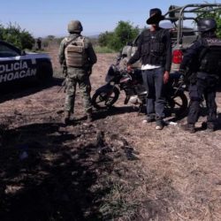 Detienen a hombre con cuerno de chivo y Lanza granadas, en Cenobio Moreno