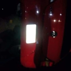 Choque-volcadura; deja dos heridos