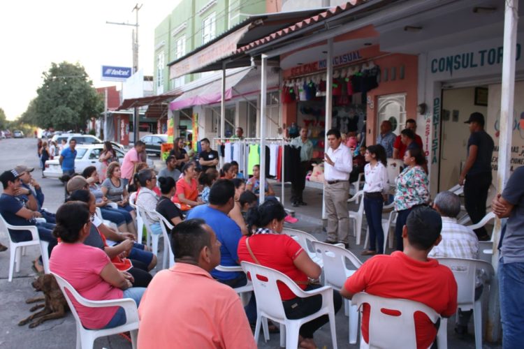 Ante comerciantes, Raymundo Arreola plantea la nueva imagen de Nueva Italia