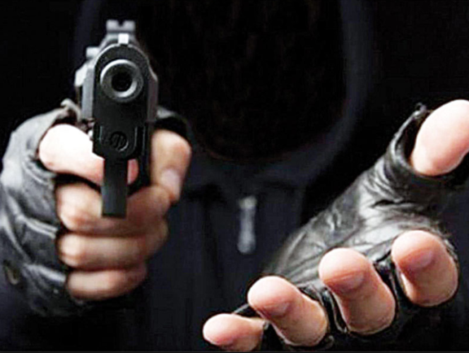 A punta de pistola le roban su camioneta al diputado Sergio Báez en Buenavista